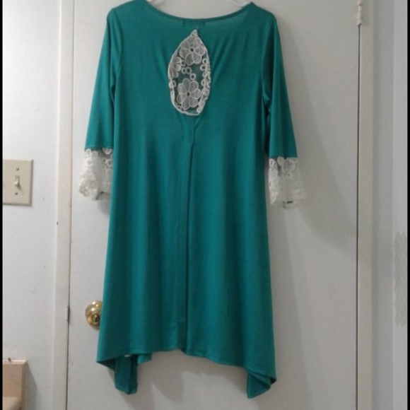 Blouse with a slit down the back - Picture 2 of 6